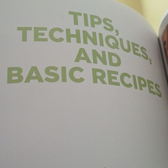 Martha Stewart Fresh Flavor Fast Cookbook Full Color Seasonal Menus Soft Cover - Picture 8 of 10